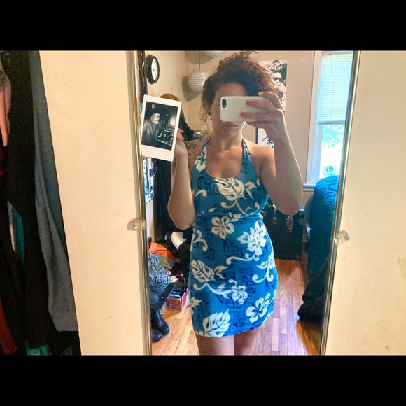 Hawaiian Print Halter Mini Dress - Picture 4 of 11